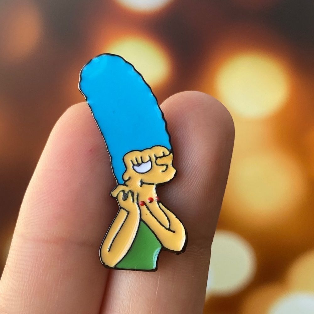 Marge Simpson Enamel Pin/ Brooch